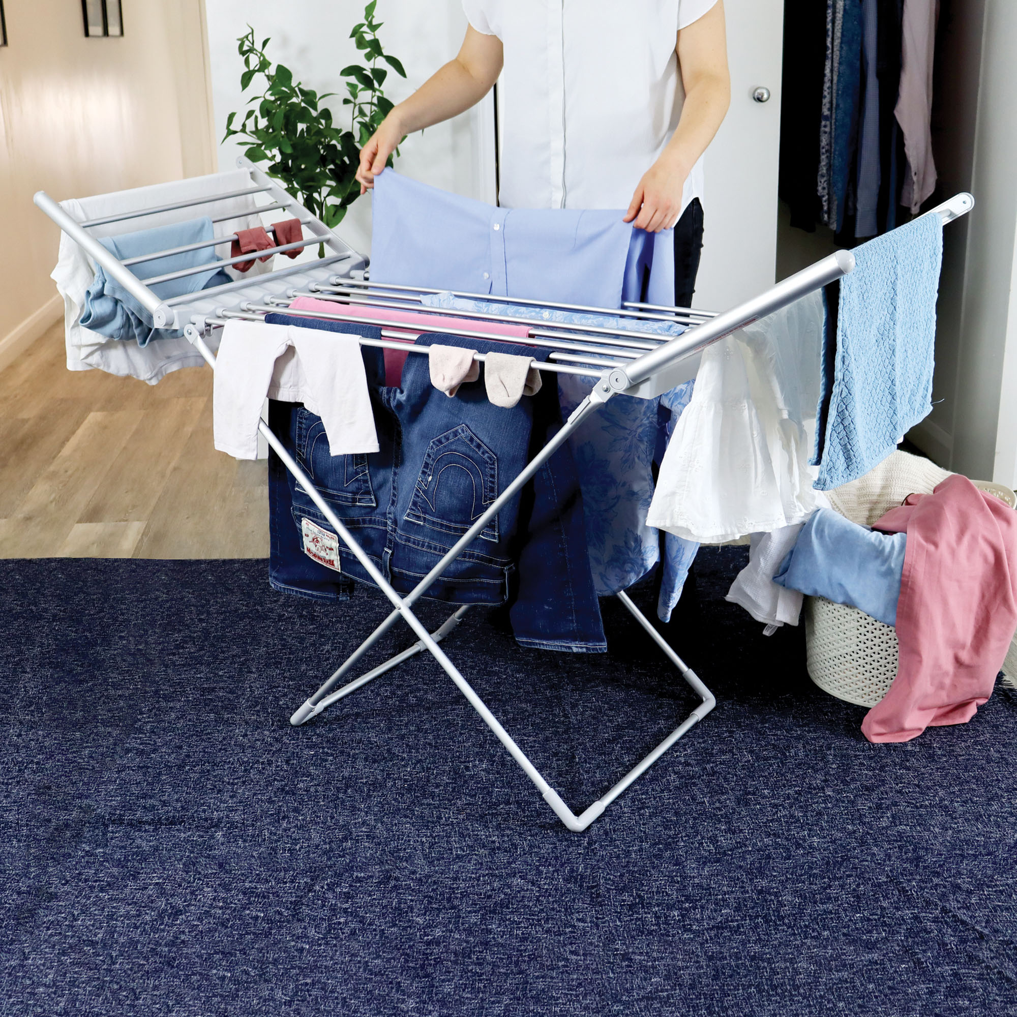 Bluestem Group Introduce the Igenix IGHA01220S Winged Heated Airer